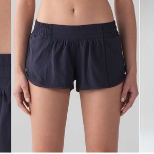 Lululemon Hotty Hot Short II *2.5"